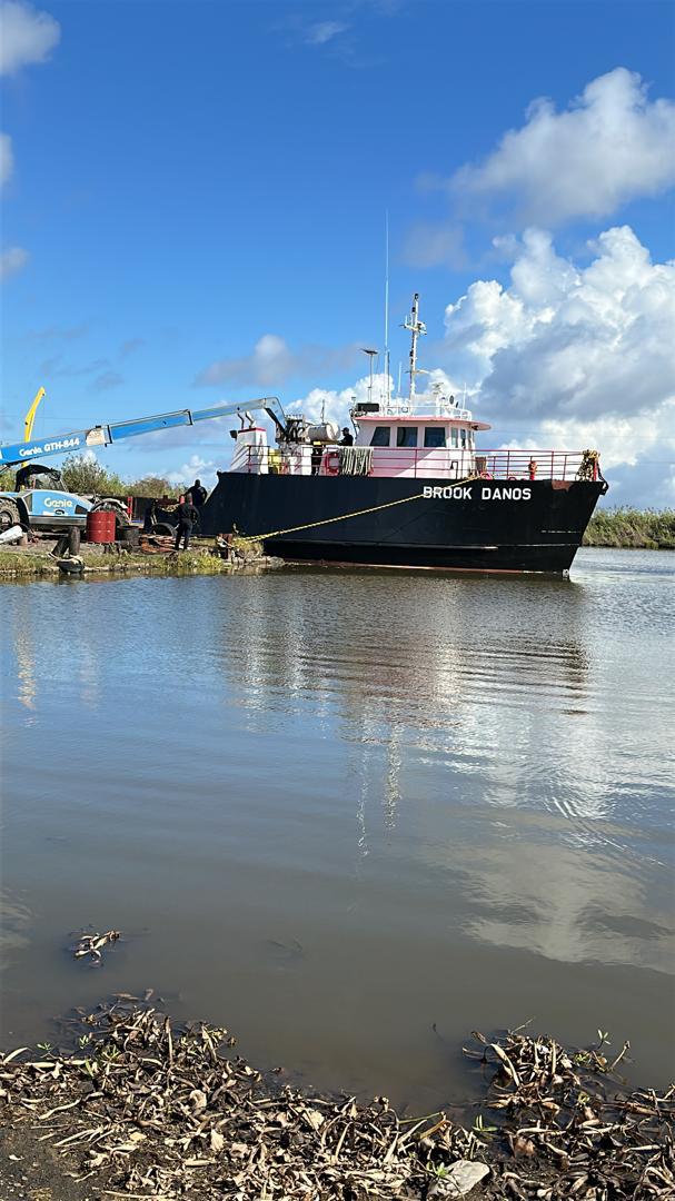 Brook Danos vessel side profile